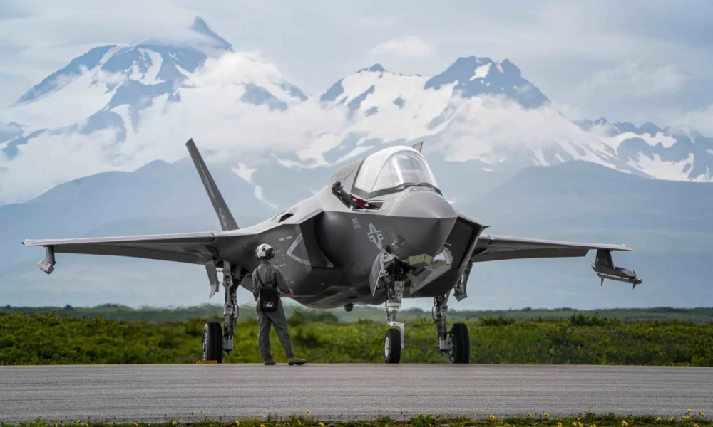 Dünyanın en gelişmiş savaş uçaklarından biri olan F-35'i hangi ülkeler kullanıyor?
