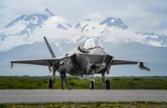 Dünyanın en gelişmiş savaş uçaklarından biri olan F-35'i hangi ülkeler kullanıyor?
