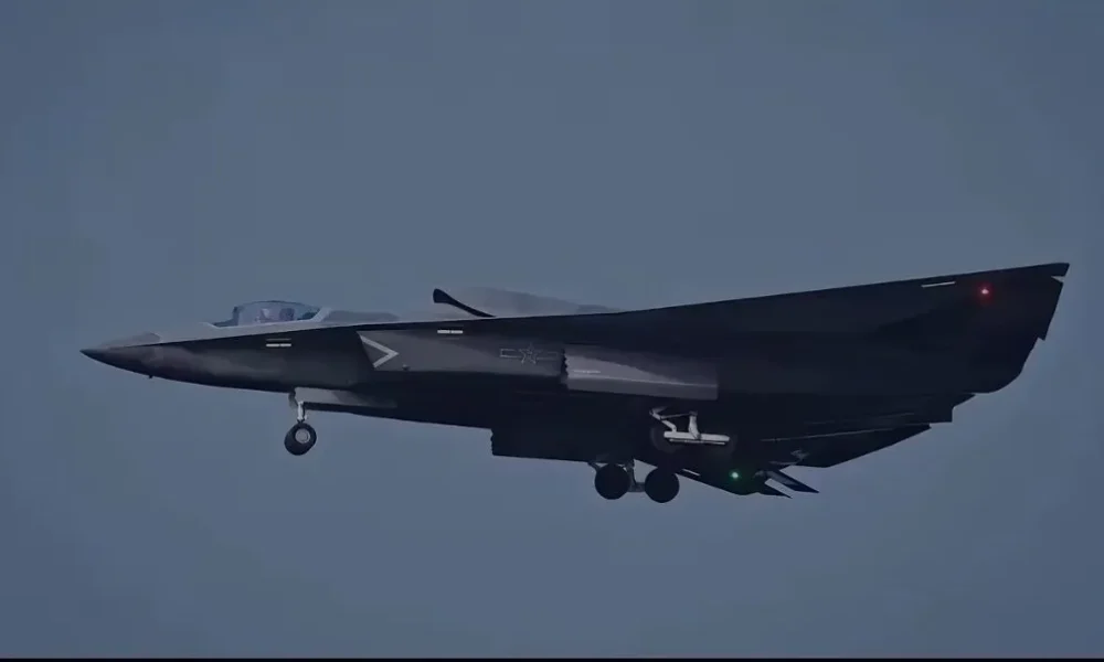Çin, 6. nesil savaş jeti J-36'nın menzilini artırıyor